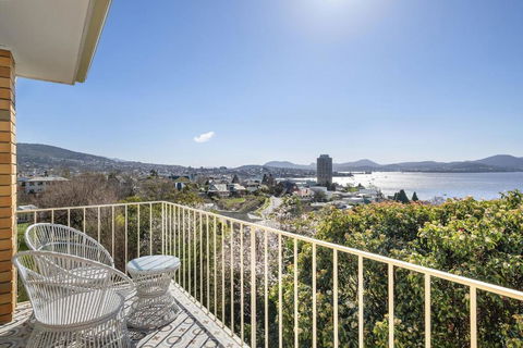 Sandcastle At Sandy Bay Perfect Location Views - Geraldton Accommodation 3