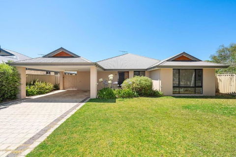 Sandpiper House - Family & Pet Friendly - Geraldton Accommodation 0