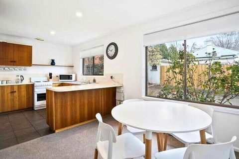 Sandy Bay Cozy Cottage Close To CBD - Geraldton Accommodation 1