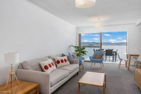 Sandy Bay Waterfront - Geraldton Accommodation 0