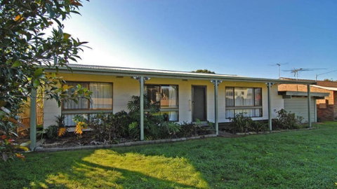 Sandy Escape - Geraldton Accommodation 0