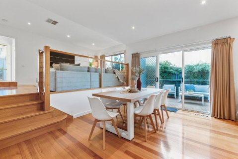 Seaford Luxe Beach House 2023 BDC Traveller Award Winner - Geraldton Accommodation 2