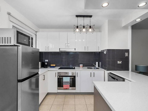 Sandy Bay Apartment With Hobart River View, Near UTAS - Stroll To Cafes And Shops - Geraldton Accommodation 3