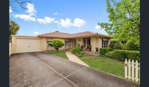 Spacious, Modern & Stylish Vacation Home - Geraldton Accommodation 0