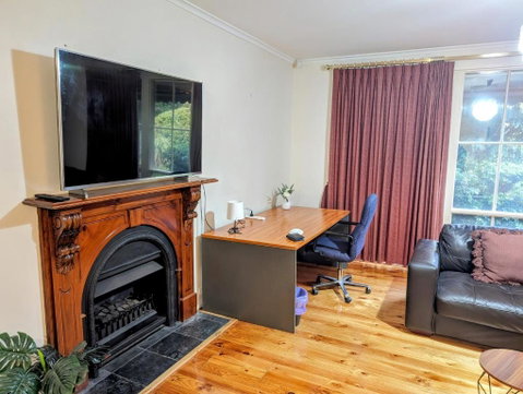 Spacious, Modern & Stylish Vacation Home - Geraldton Accommodation 2