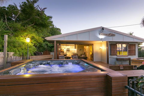 Beachside Cottages - Geraldton Accommodation 0