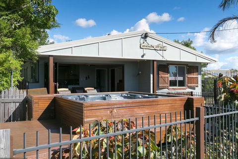 Beachside Cottages - Geraldton Accommodation 1