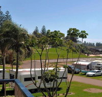 Beachside Getaway - 150m to beach - Geraldton Accommodation