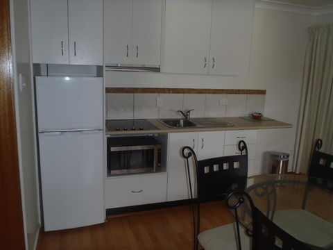 Beachside Holiday Units - Geraldton Accommodation 2