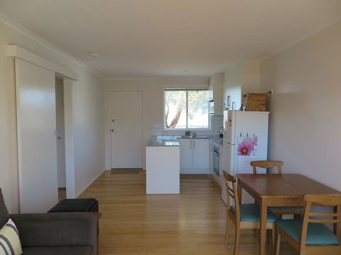 Beachside Rest - Geraldton Accommodation 2