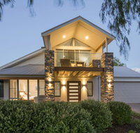 Beachstone - Stylish Spacious Home Opposite Beach and Close to Town - Geraldton Accommodation
