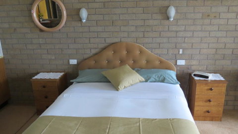 Beachview Motel - Adults Only - Geraldton Accommodation 2