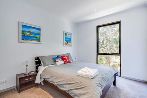 Beautiful Beachfront Apartment At Capel Sound - Geraldton Accommodation 3