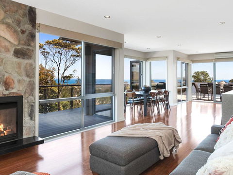 Bella Vista - Simply Stunning, Amazing Panoramic Bay Views! - Geraldton Accommodation 2