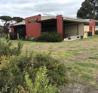 Bellarine Lodge sleeps 30 - Geraldton Accommodation