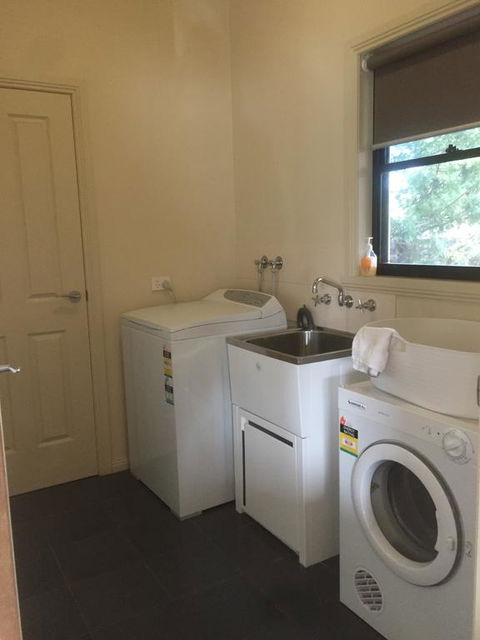 Bennett House Horsham - Geraldton Accommodation 2