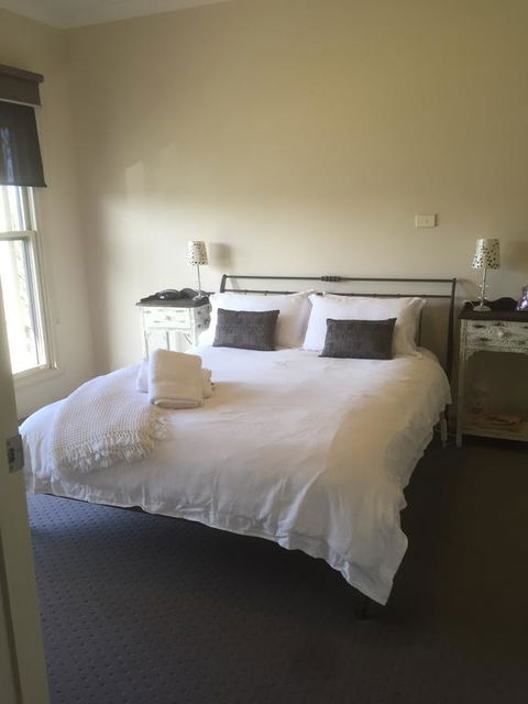 Bennett House Horsham - Geraldton Accommodation 0