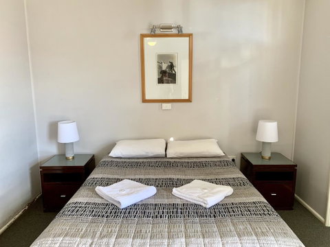 Bermagui Beach Hotel - Geraldton Accommodation 3