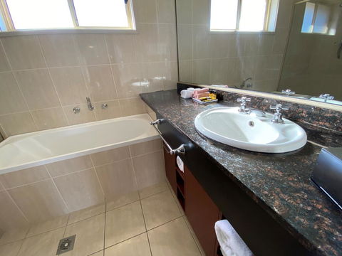 Best Western Plus All Settlers Motor Inn - Geraldton Accommodation 2