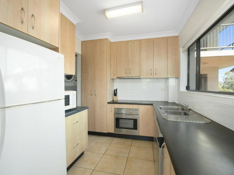BILINGA GARDENS, UNIT 7 - Geraldton Accommodation 2