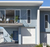 Blue Pelican - pacific views walk to beach - Geraldton Accommodation