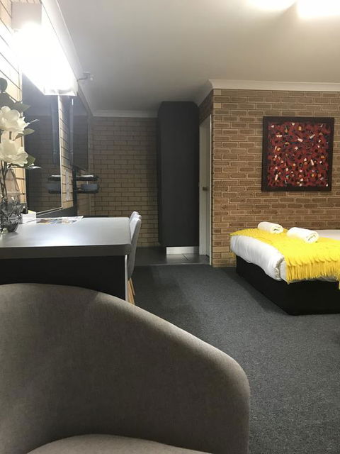Blue Violet Motor Inn - Geraldton Accommodation 1