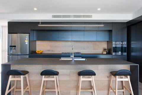 Bluey's Beach House - 5 Bedroom - Geraldton Accommodation 3
