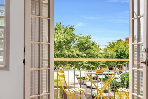 The Seaside Loft - A Breezy Beachside Lifestyle - Geraldton Accommodation 1