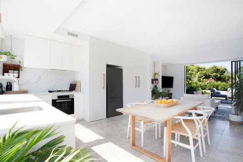 The Treehouse Penthouse - Geraldton Accommodation 0