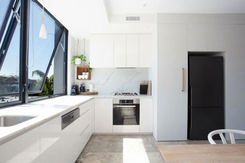 The Treehouse Penthouse - Geraldton Accommodation 3