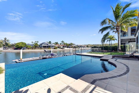 YALLA24-Luxury Resort Style Home - Geraldton Accommodation 1