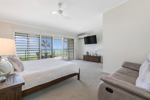 Absolute Beachfront Bliss-Best Location In Darwin - Geraldton Accommodation 0