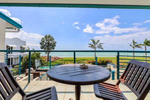 Absolute Beachfront Bliss-Best Location In Darwin - Geraldton Accommodation 2