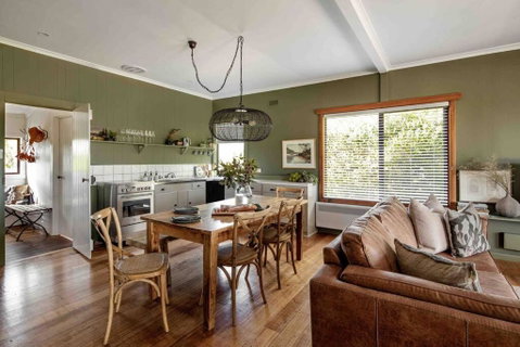 Your Tasmanian East Coast Seaside Getaway - Geraldton Accommodation 0