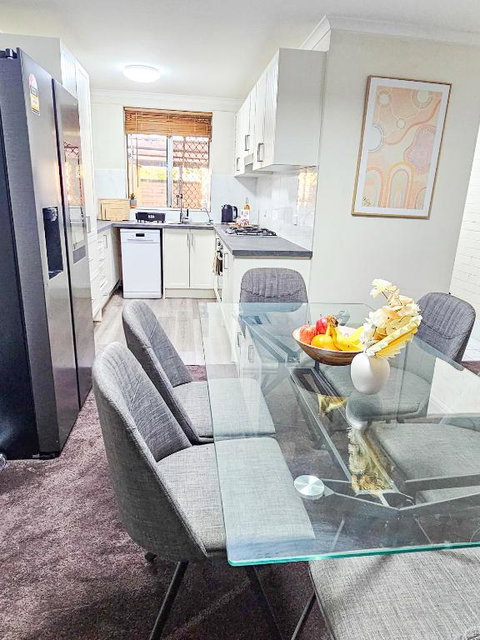 Queen Of The Desert Villa Secure & Gated 2 Bdrm Home - Geraldton Accommodation 0