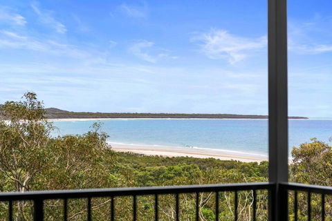 YARABIN - Luxury Home With Ocean Views - Geraldton Accommodation 1