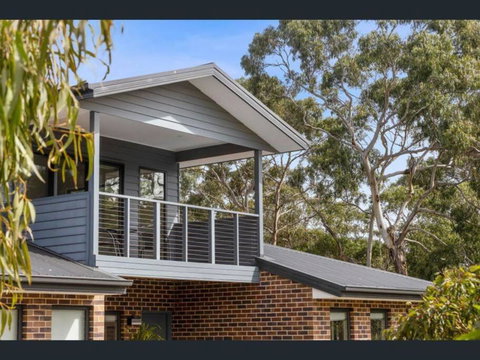 Yellow Gum Family Retreat - With Heaps Of Room For A Boat! - Geraldton Accommodation 1
