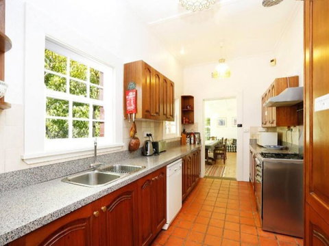 York Cottage. A Country Retreat In Burradoo. - Geraldton Accommodation 3