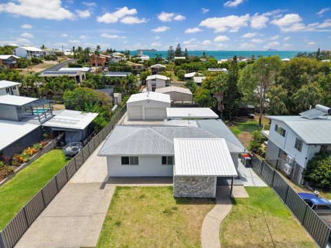 Zilzie Beach House - Geraldton Accommodation 2