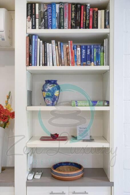 ZEN TREETOPS - Boutique 2-BR Apt W/ Private Pool - Geraldton Accommodation 1