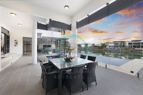 ZenLux: 4BR Bayview Mansion Infinity Pool + Cinema - Geraldton Accommodation 3