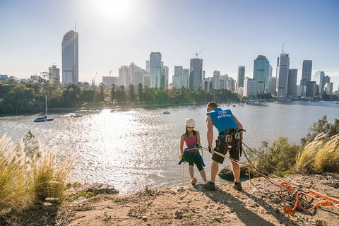 Abseiling The Kangaroo Point Cliffs In Brisbane - Geraldton Accommodation 1