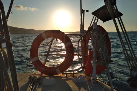 Townsville Small Group Early Morning Sailing Cruise Boat Tour Charter Hire - Geraldton Accommodation 0