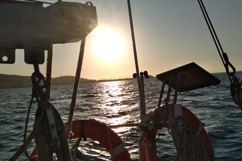 Townsville Private Hire Sunset Sail Sailing Cruise Boat Tour Charter Experience - Geraldton Accommodation 4